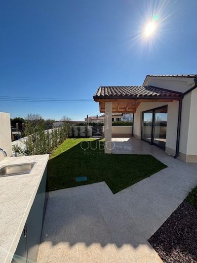 Image No.8-2 Bed House for sale