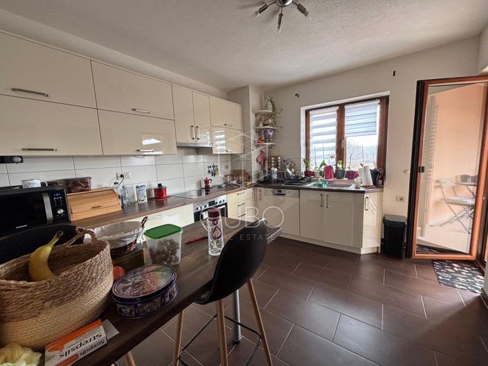 Image No.13-8 Bed House for sale