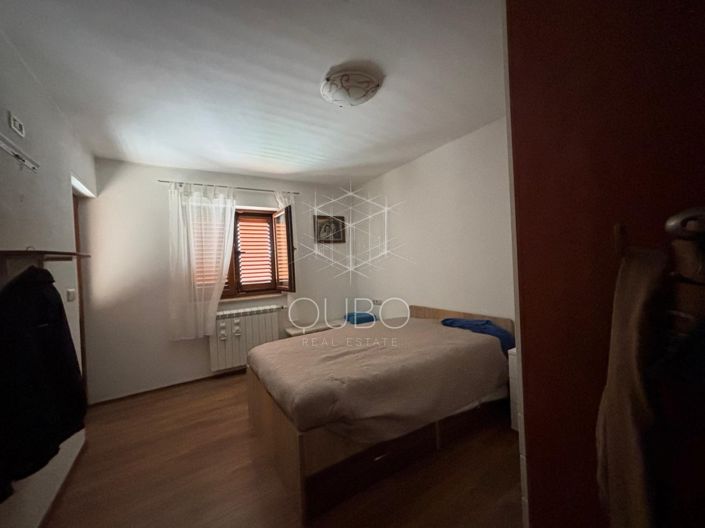 Image No.16-8 Bed House for sale