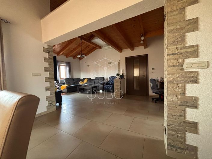 Image No.19-8 Bed House for sale