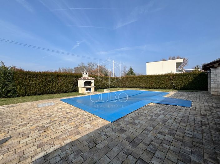 Image No.25-8 Bed House for sale