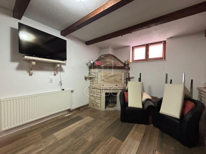 Image No.7-8 Bed House for sale