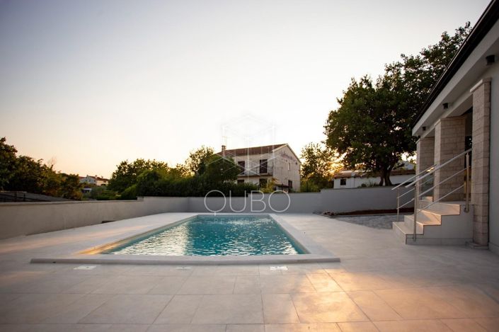 Image No.2-Maison de 4 chambres à vendre à Rovinj