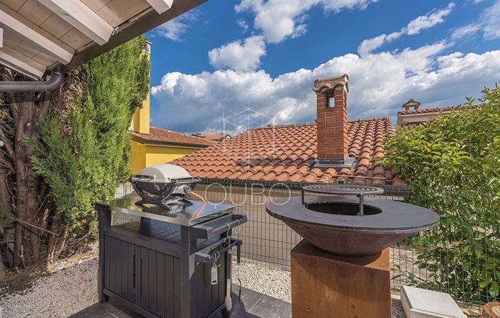 Image No.10-3 Bed House for sale