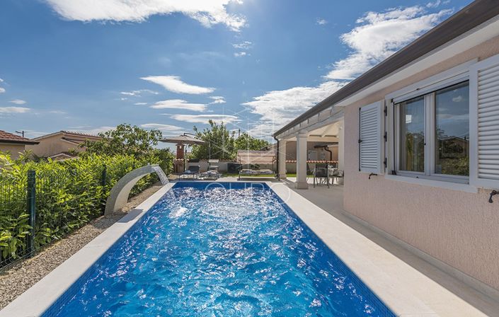 Image No.11-3 Bed House for sale