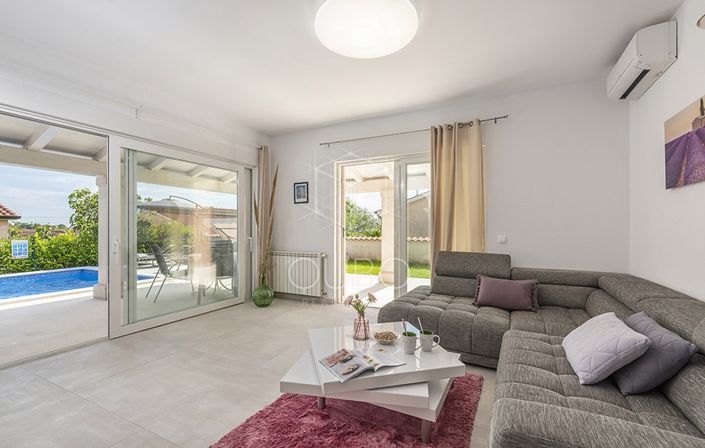 Image No.13-3 Bed House for sale