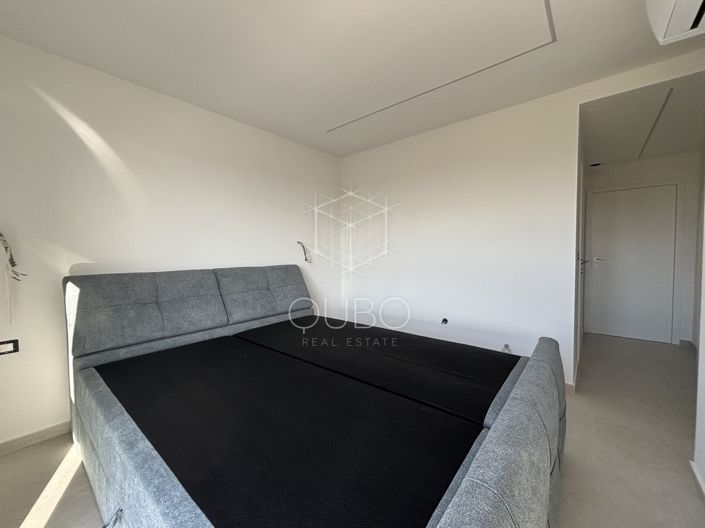 Image No.17-3 Bed House for sale