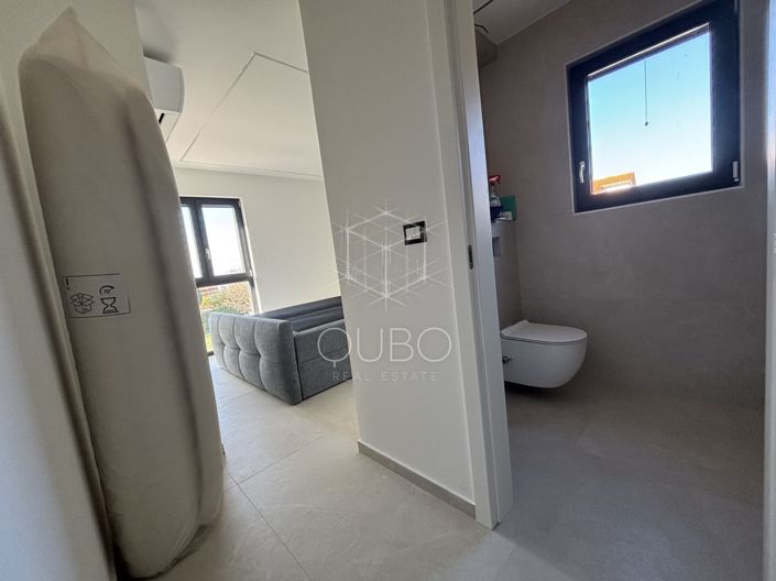 Image No.20-3 Bed House for sale