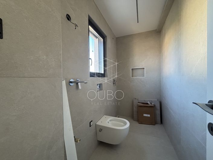 Image No.21-3 Bed House for sale