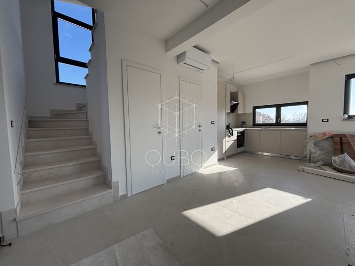 Image No.6-3 Bed House for sale