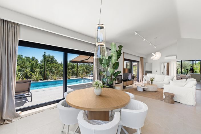 Image No.10-3 Bed House for sale