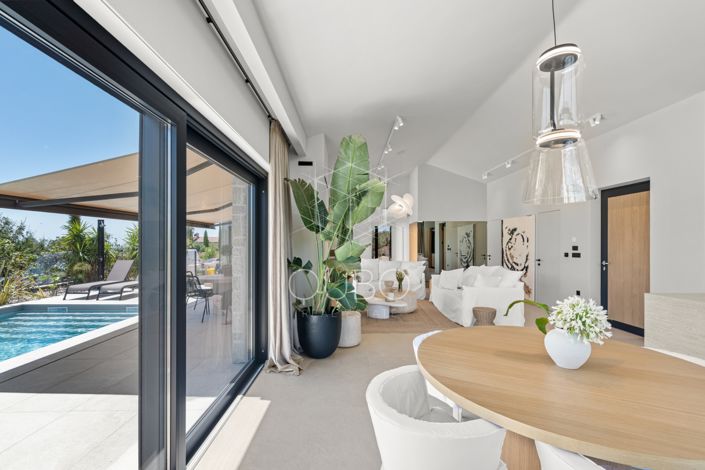 Image No.11-3 Bed House for sale