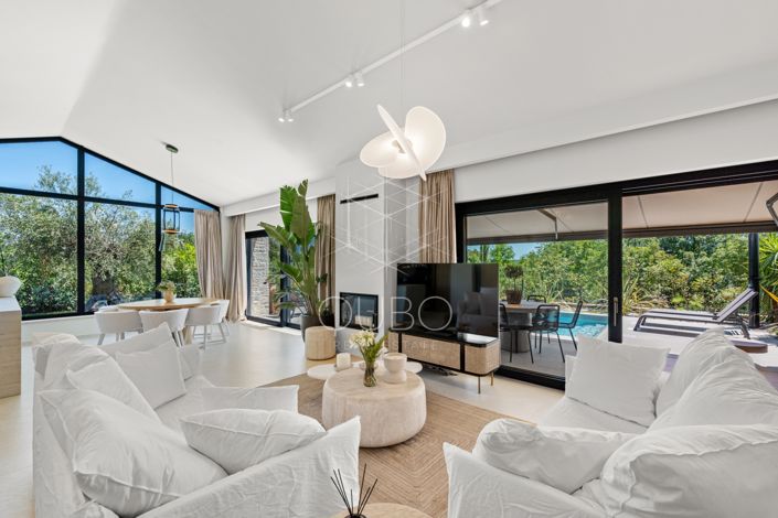 Image No.14-3 Bed House for sale