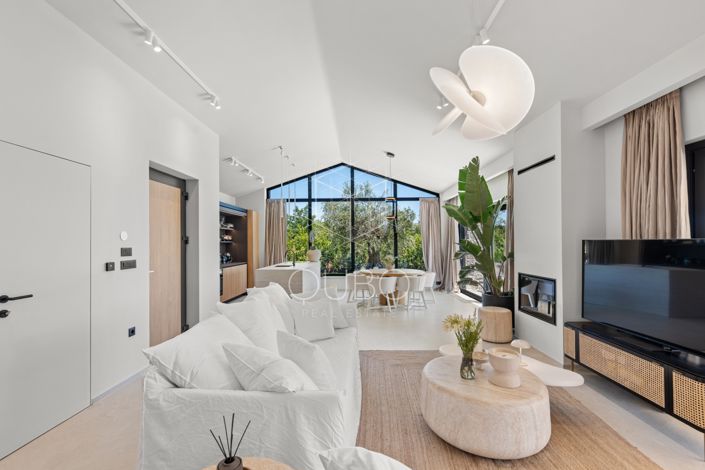 Image No.15-3 Bed House for sale