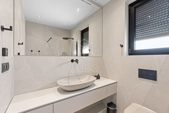 Image No.24-3 Bed House for sale