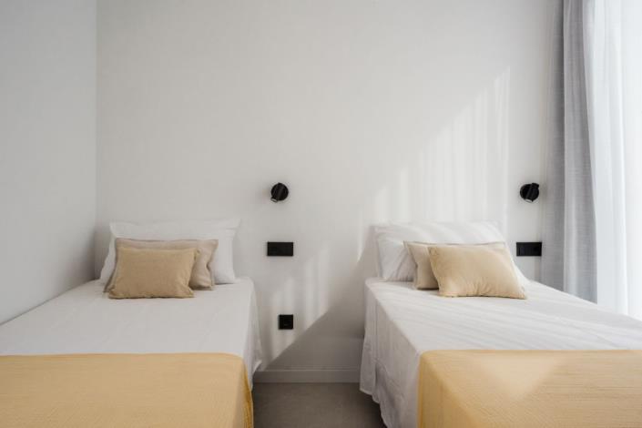 Image No.10-3 Bed Villa / Detached for sale