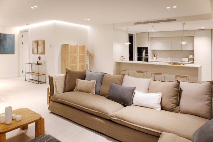 Image No.14-4 Bed Villa / Detached for sale