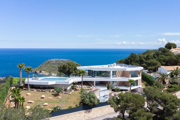 Image No.2-4 Bed Villa for sale