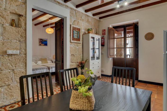 Image No.17-8 Bed Townhouse for sale