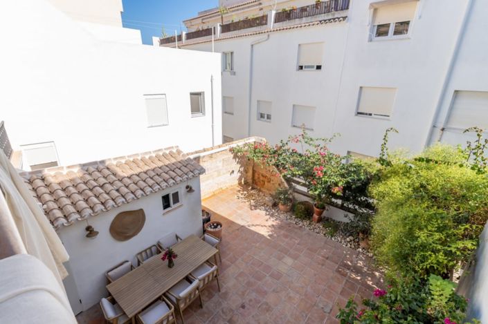 Image No.26-8 Bed Townhouse for sale