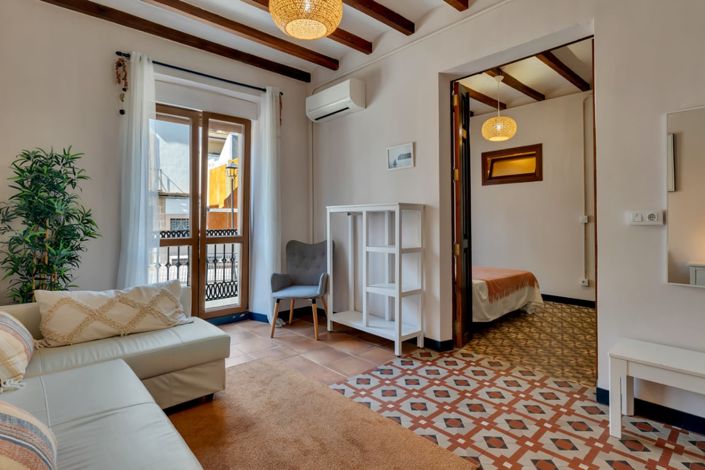 Image No.3-8 Bed Townhouse for sale