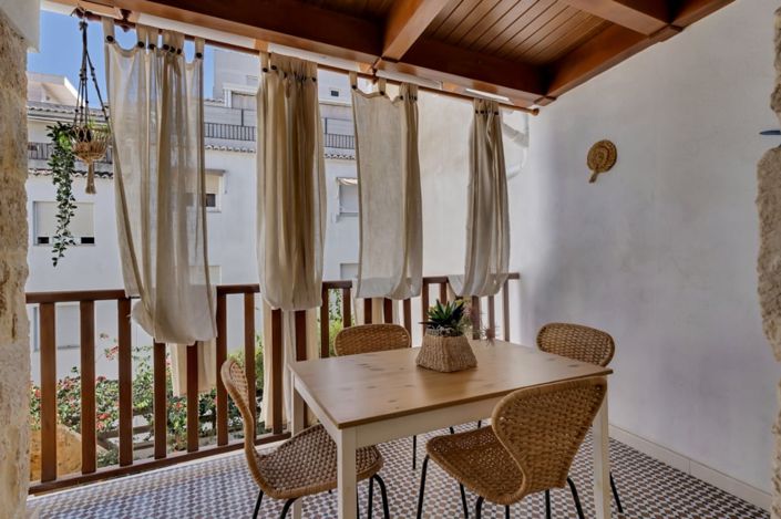 Image No.30-8 Bed Townhouse for sale