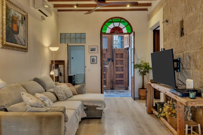 Image No.7-8 Bed Townhouse for sale