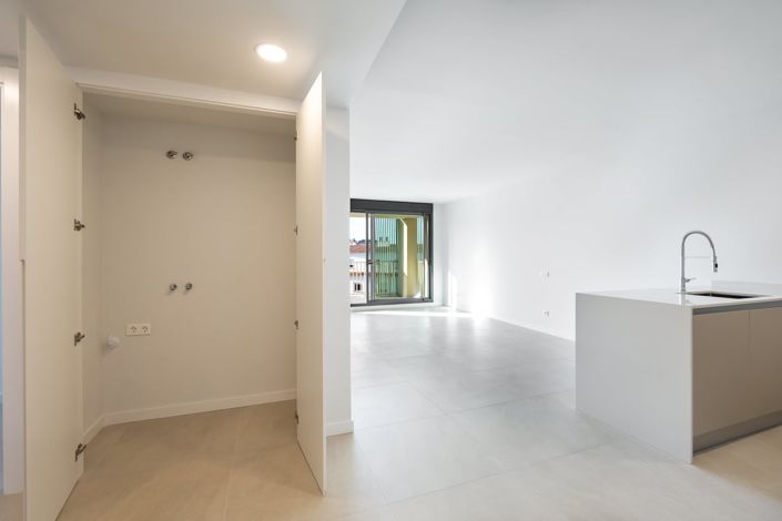 Image No.21-2 Bed Apartment for sale