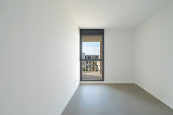 Image No.9-2 Bed Apartment for sale