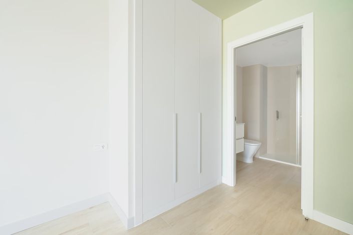 Image No.8-2 Bed Apartment for sale