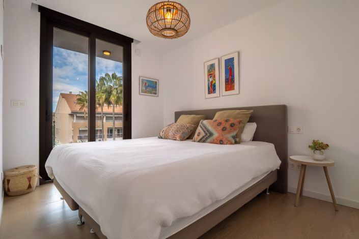 Image No.8-3 Bed Duplex for sale