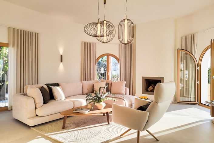 Image No.2-4 Bed Villa for sale