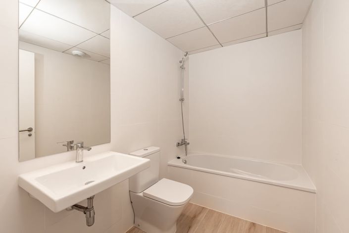 Image No.27-2 Bed Apartment for sale