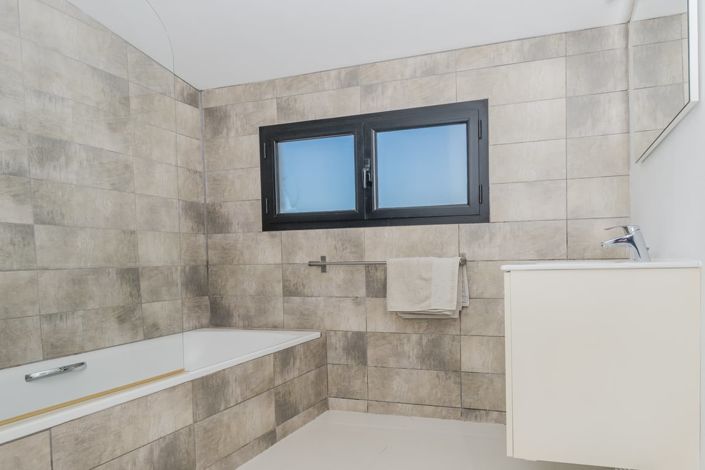 Image No.30-3 Bed Villa for sale