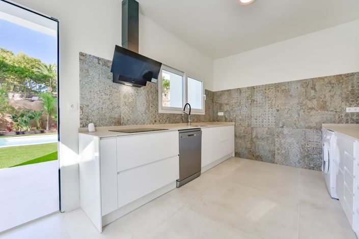 Image No.20-3 Bed Villa for sale