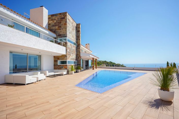 Image No.4-7 Bed Villa for sale