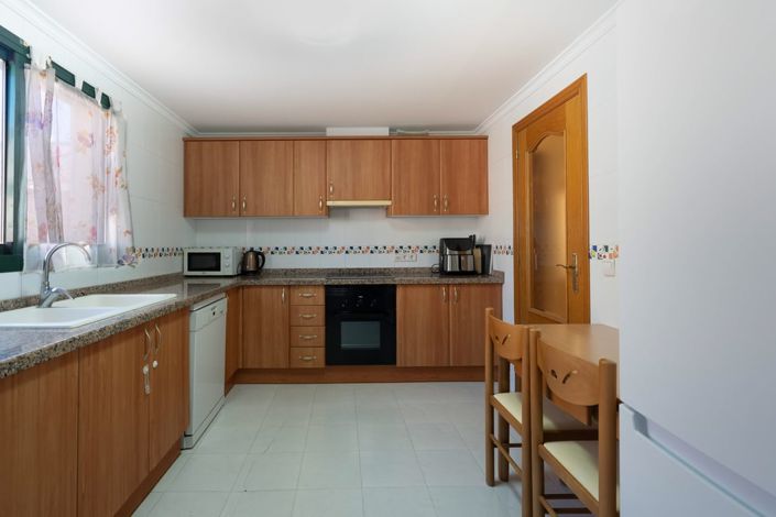 Image No.17-3 Bed Apartment for sale
