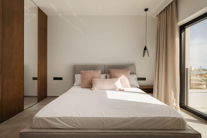 Image No.12-5 Bed Villa for sale