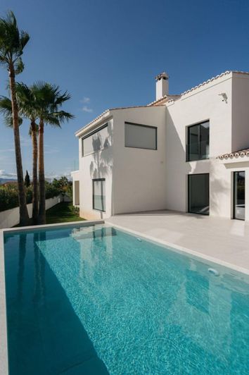 Image No.2-5 Bed Villa for sale