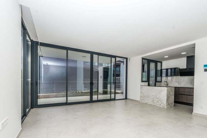 Image No.15-3 Bed Apartment for sale