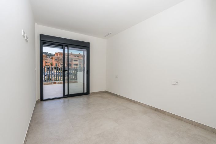 Image No.29-3 Bed Apartment for sale