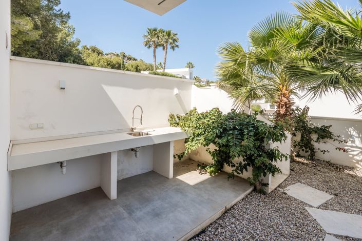 Image No.9-2 Bed Villa for sale