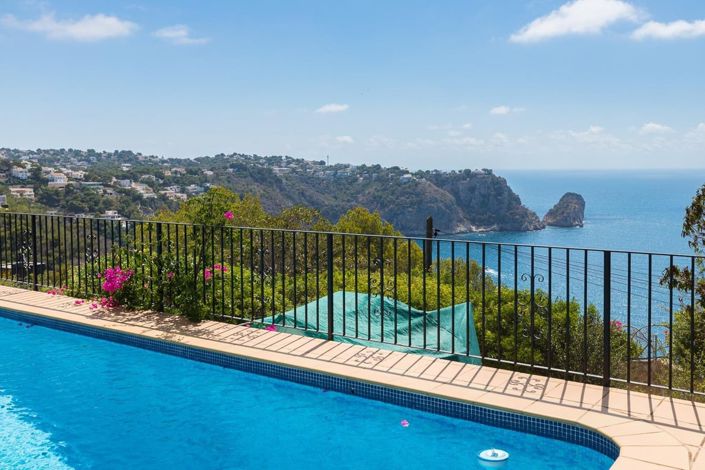 Image No.3-4 Bed Villa for sale