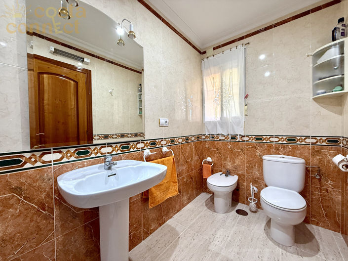 Image No.13-7 Bed Property for sale