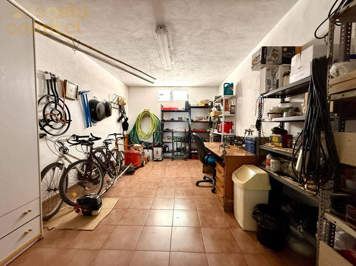 Image No.21-7 Bed Property for sale