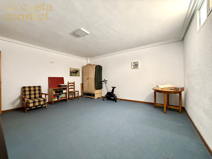 Image No.22-7 Bed Property for sale