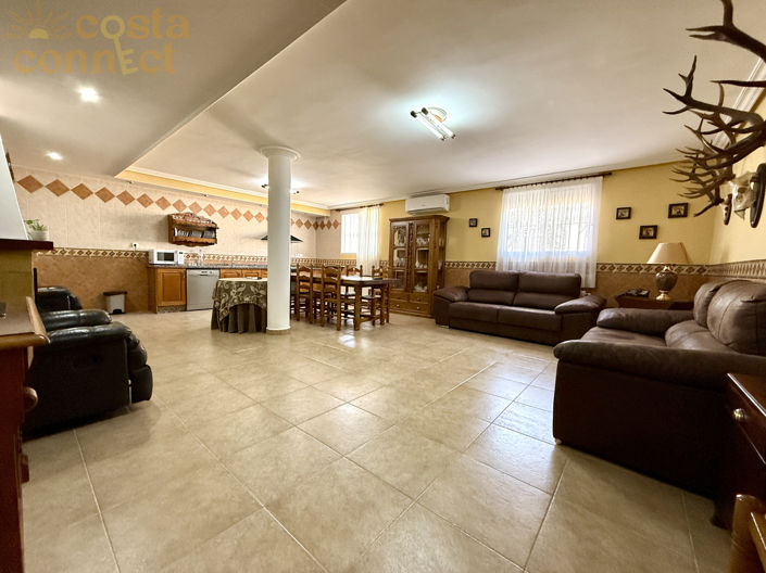 Image No.26-7 Bed Property for sale