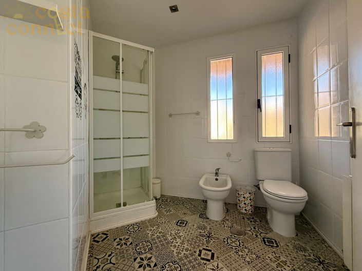 Image No.13-5 Bed Property for sale