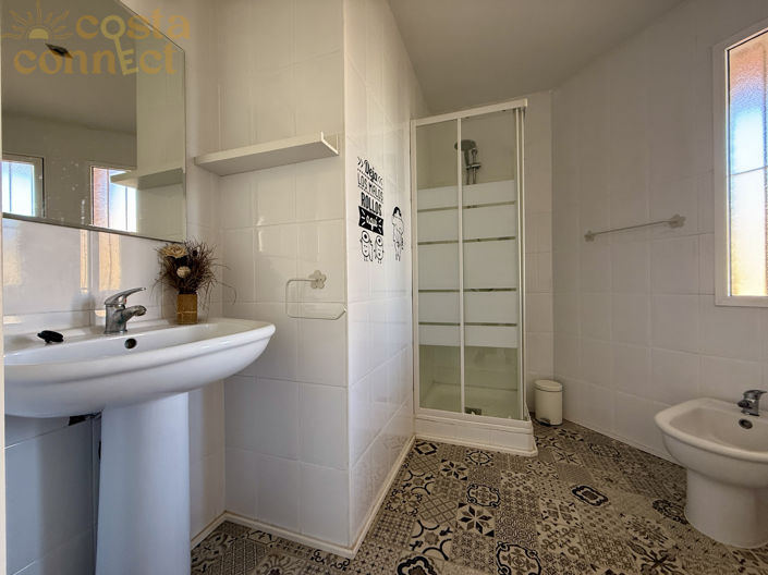 Image No.14-5 Bed Property for sale