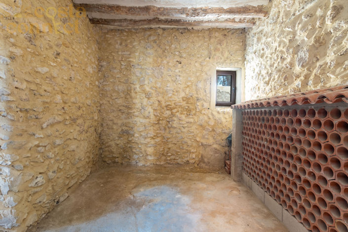 Image No.12-12 Bed Property for sale